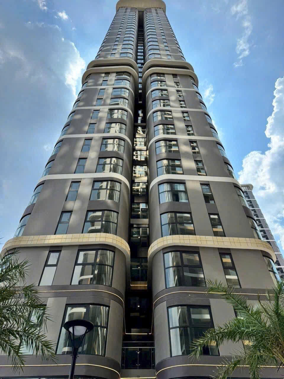 Tòa Căn hộ The Beverly